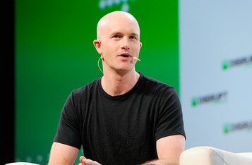 Coinbase CEO Avoids Mainstream Media, Prefers YouTube, Podcasts and Blogs