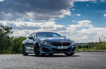 What are the Roles of Microsoft Azure and Amazon Web Services in BMW Group's Blockchain Pilot?