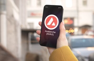 AVAX Price Prediction: $16-19 Recovery Target by December 2025 Despite Current Oversold Conditions