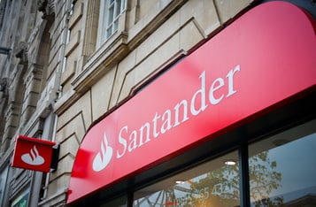 Santander Blocks Payments by UK Account Holders to Binance