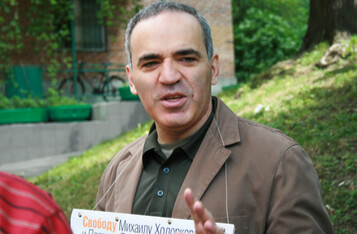 Chess Grandmaster Garry Kasparov Supports Bitcoin as Tool for Human Rights and Financial Autonomy