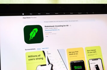 Robinhood Lays Off 9% Workforce, Shares drop